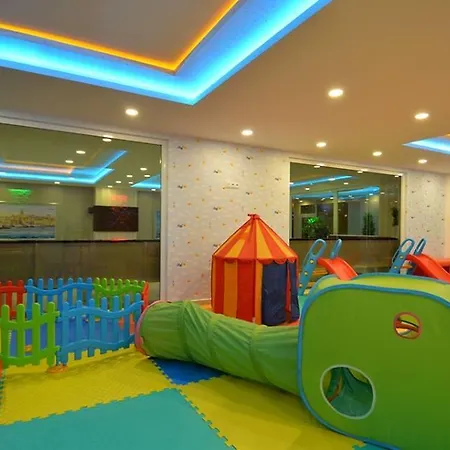 Yekta Towers 阿拉尼亚